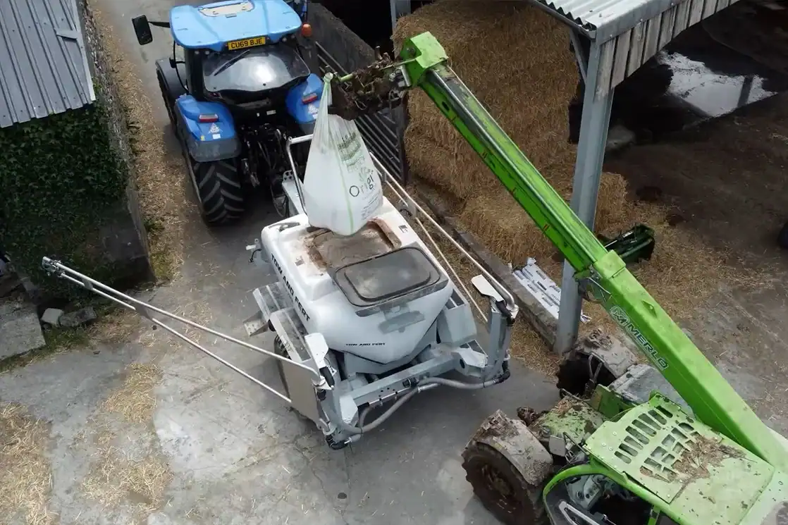 Loading a urea into a Tow and Fert